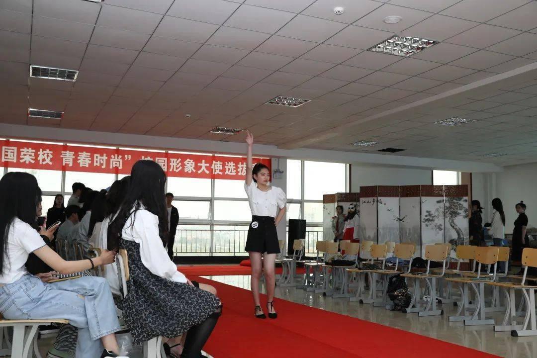 “暖冬行动”温暖旅客回家路